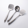 Titan-Kochutensilien-Set – Perspektivansicht
