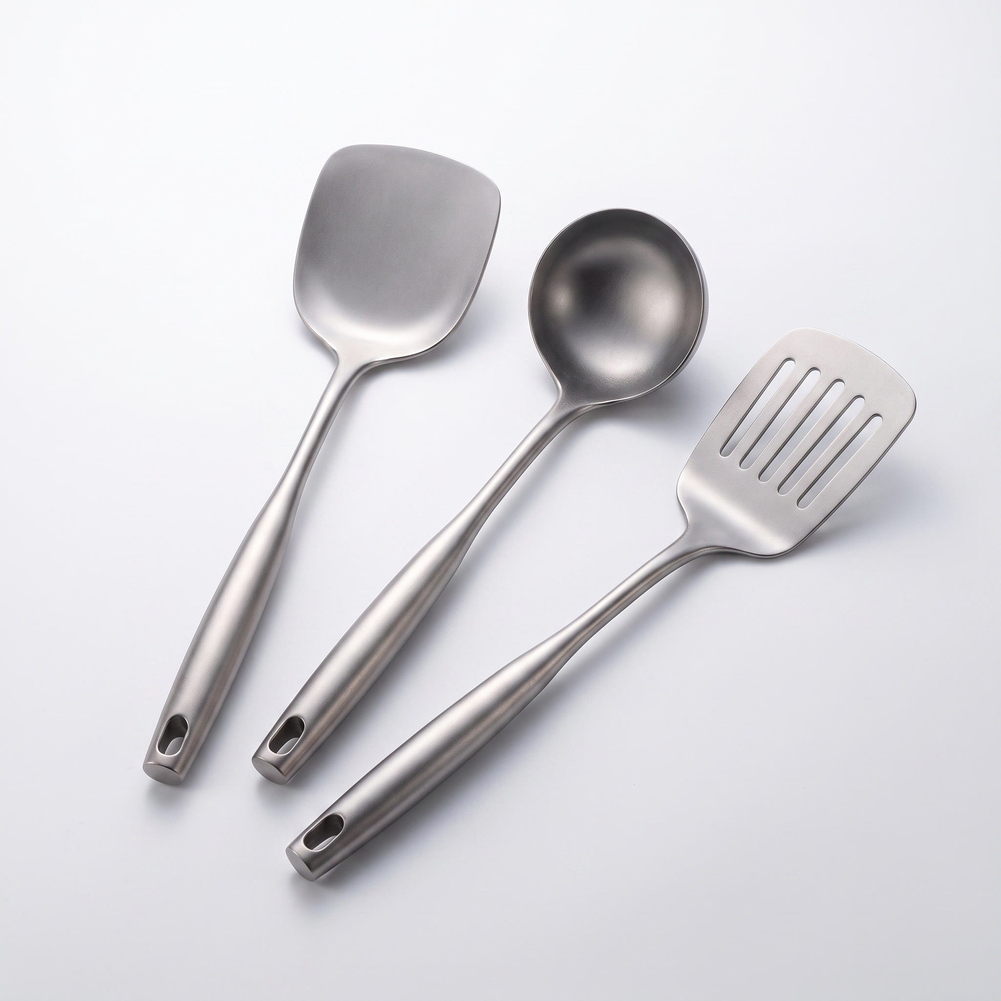 Titan-Kochutensilien-Set – Perspektivansicht